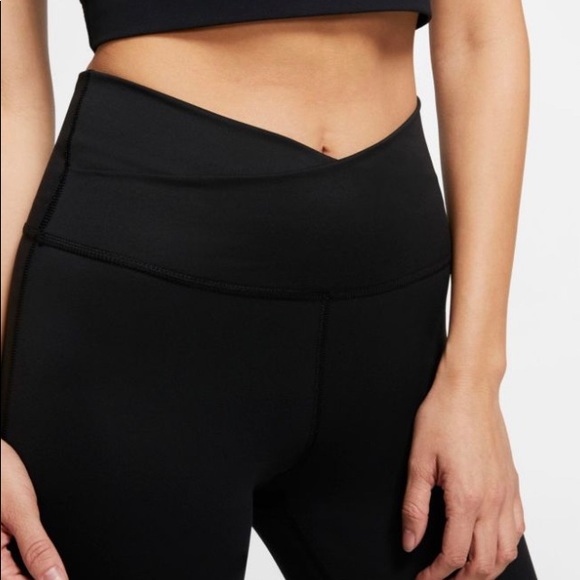 nike yoga wrap cropped leggings